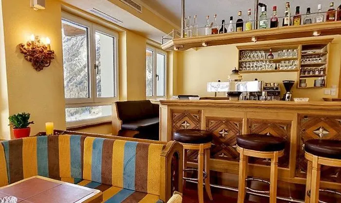 Bruno - In - Out Hotel