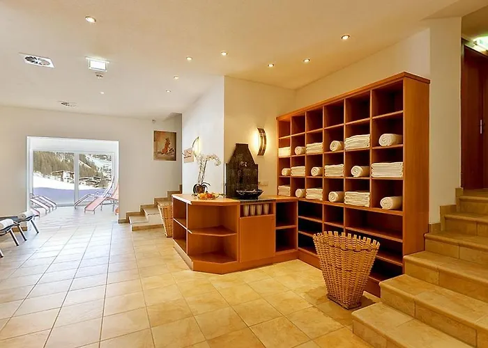 Bruno - In - Out Hotel 3*