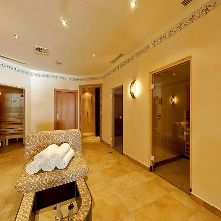 Bruno - In - Out Hotel