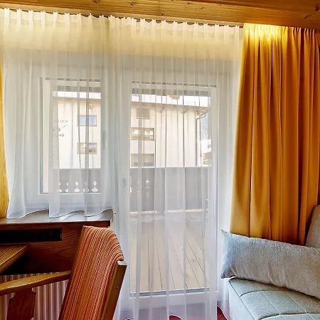 Отель Bruno - In - Out Зёльден