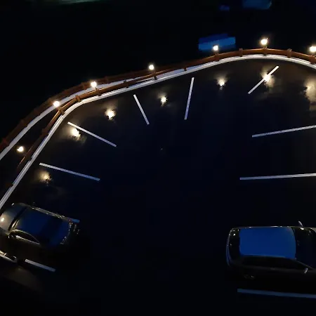 Отель Bruno - In - Out 3*