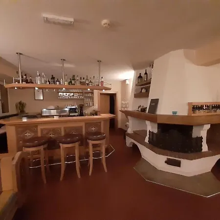 Hotel Bruno - In - Out