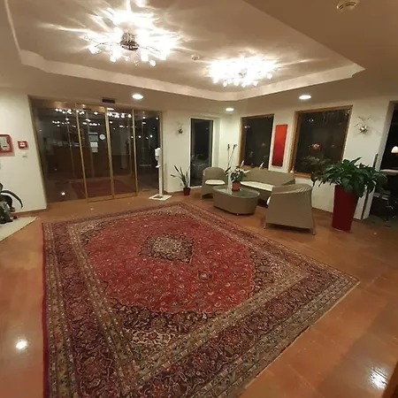 Bruno - In - Out Hotel 3*