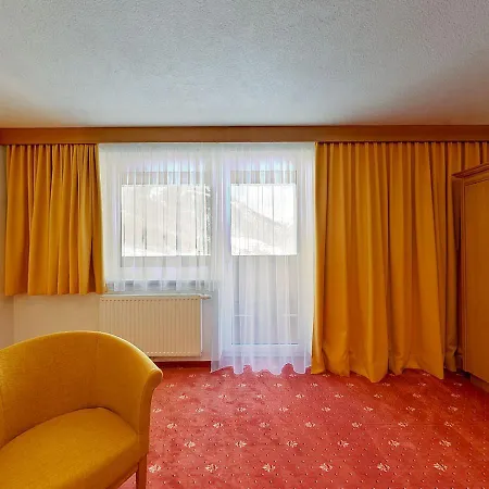 Bruno - In - Out Отель Зёльден