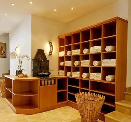 ホテル Bruno - In - Out 3*