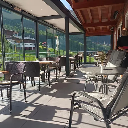 Hotel Bruno - In - Out 3*